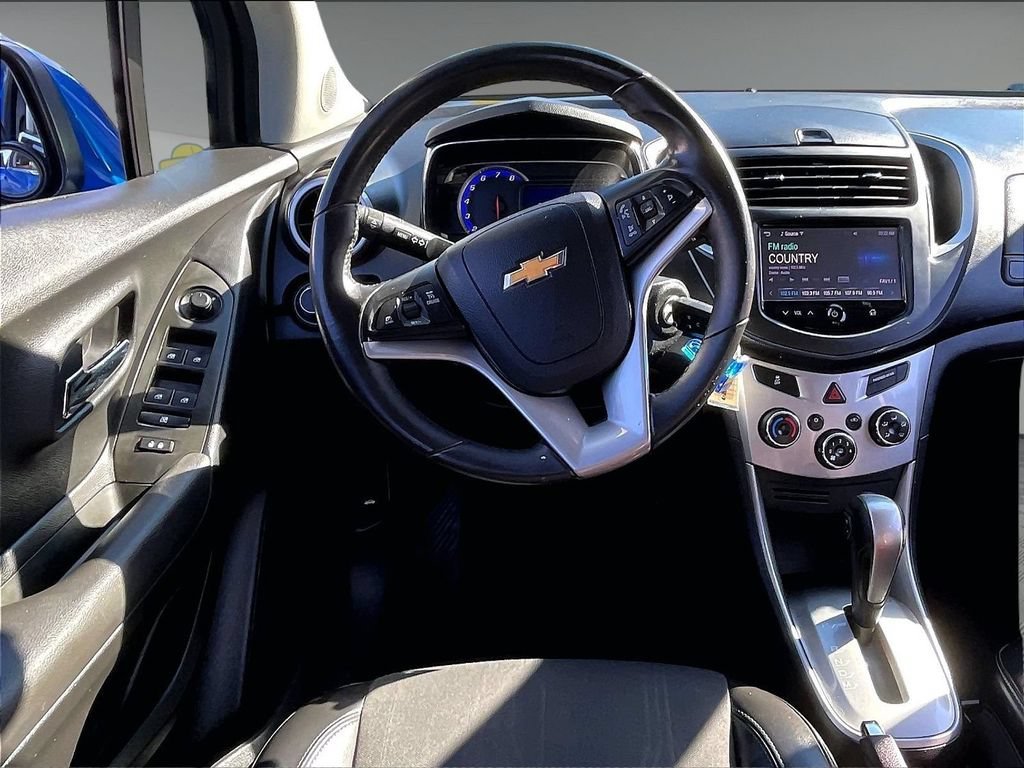 Used 2015 BRILLIANT BLUE METALLIC Chevrolet LT image 17