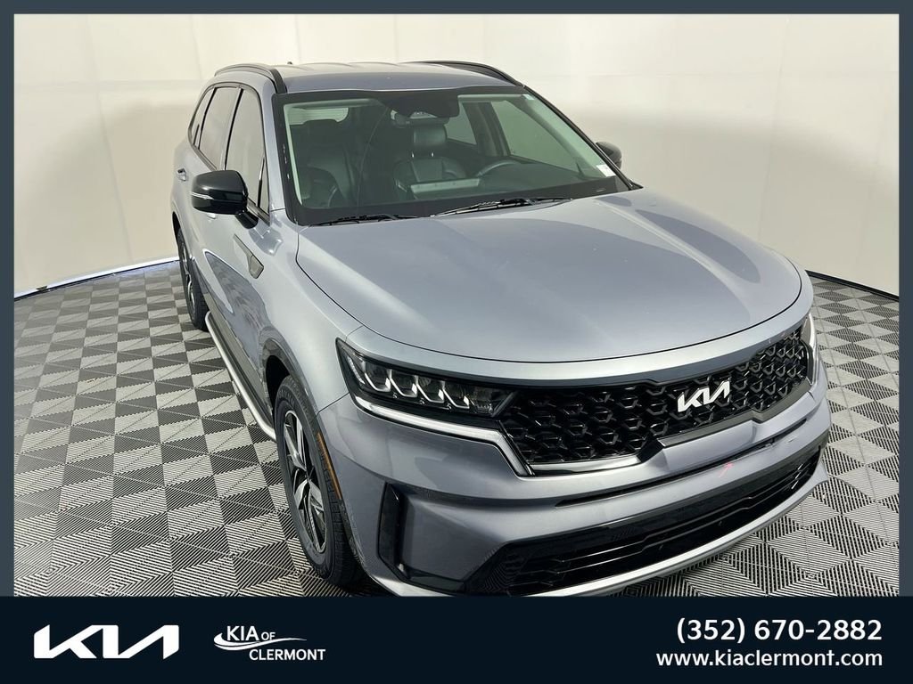 Used 2023 Silver Kia S image 1