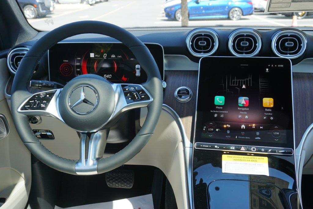 Used 2026 Polar White Mercedes-Benz GLC 300 image 52