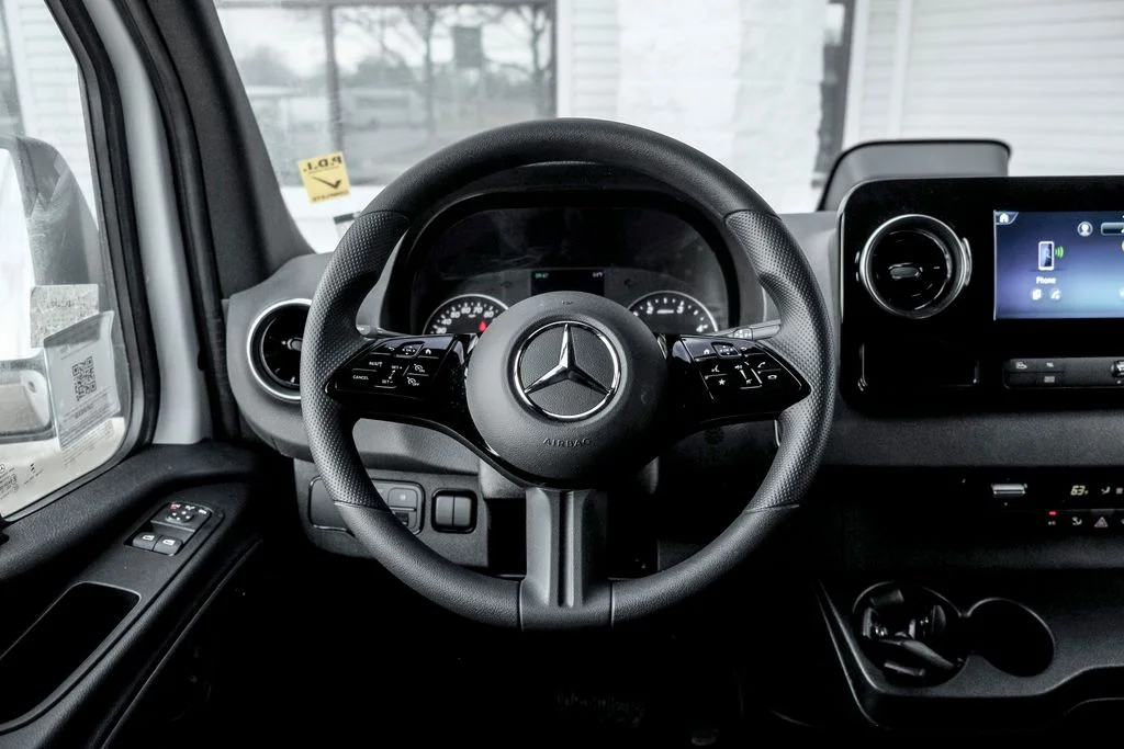 Used 2026  Mercedes-Benz Cargo 144 WB image 15