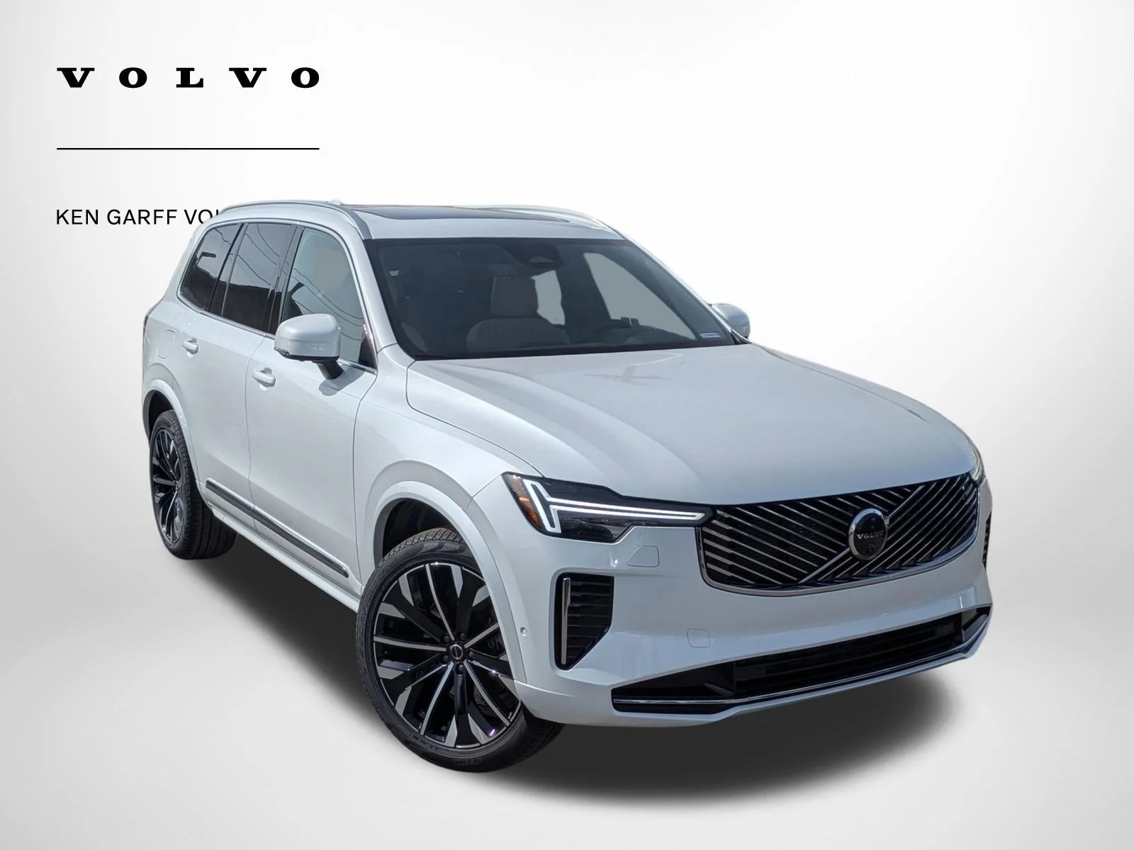 2026 Volvo XC90 B5 Plus Bright 4WD's photo