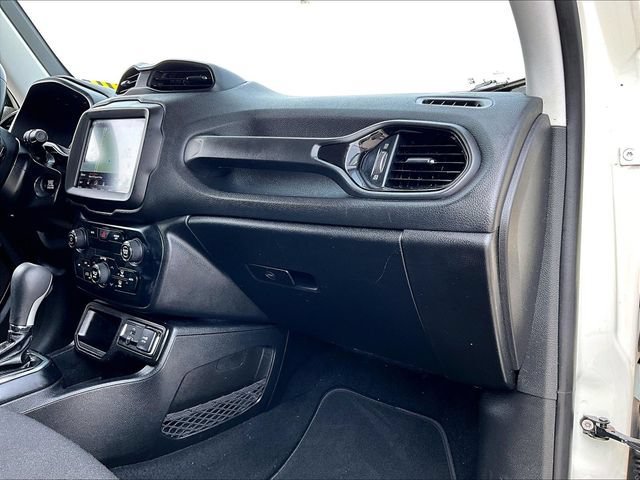 Used 2020 Alpine White Clea Jeep Altitude image 13