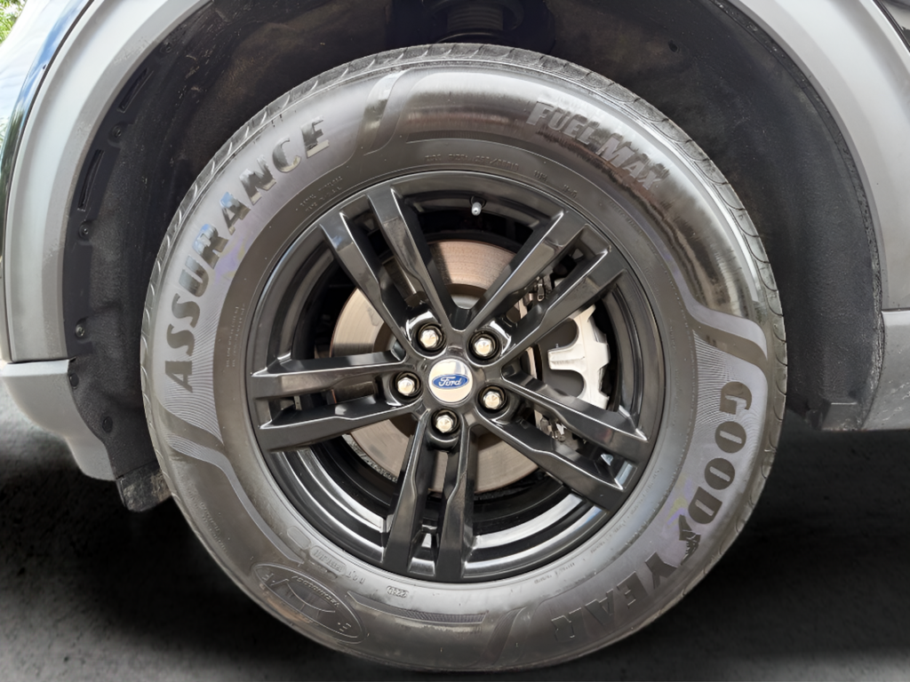 Used 2020 Black Ford XLT image 33