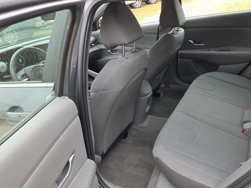 Used 2025 Gray Hyundai SEL Convenience image 8