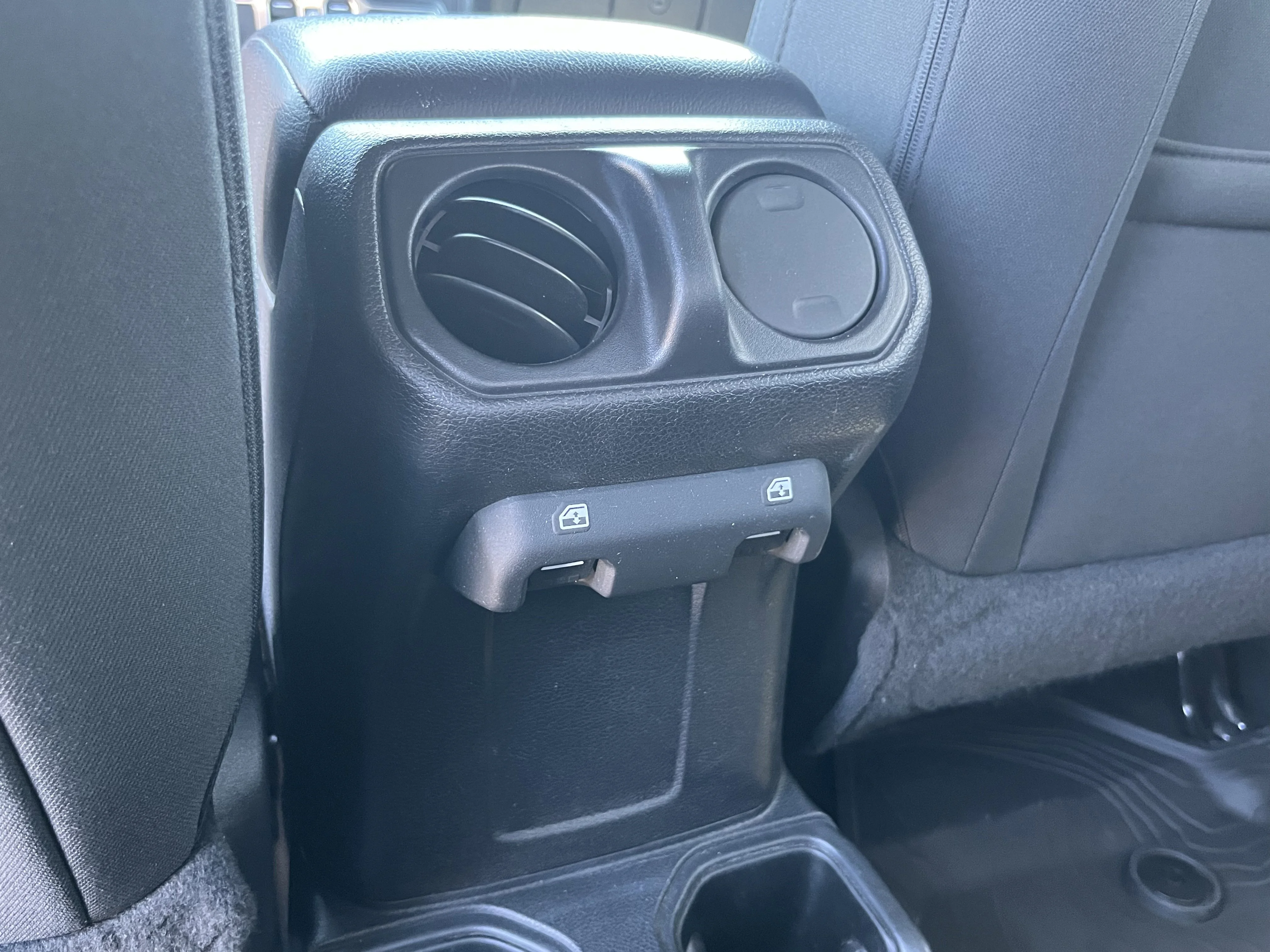 Used 2020 Billet Silver Metallic Jeep Sport image 18
