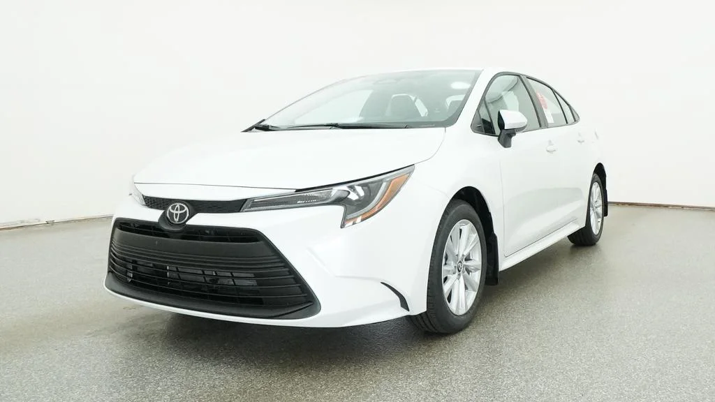 New 2027 Wind Chill Pearl Toyota LE image 19