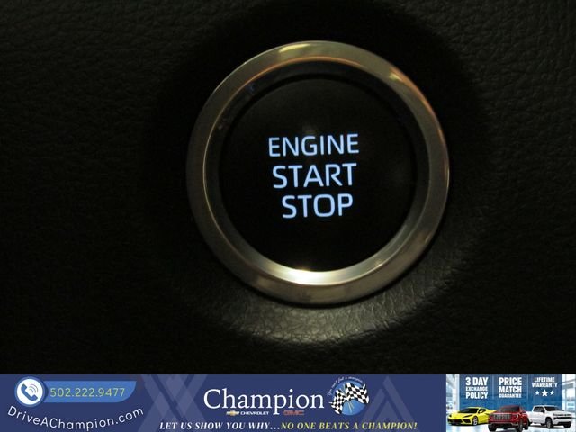 Used 2024  Toyota SE image 27