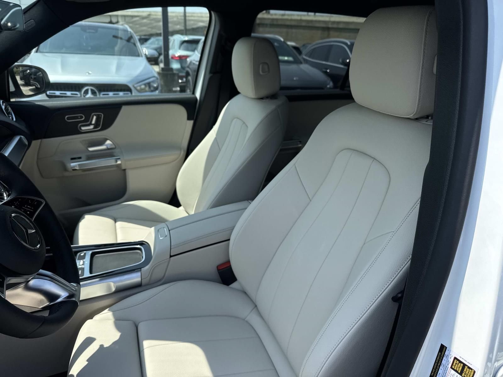 New 2026 White Mercedes-Benz GLB 250 image 9