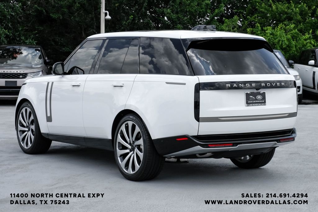 New 2026 Fuji White Land Rover SE image 10