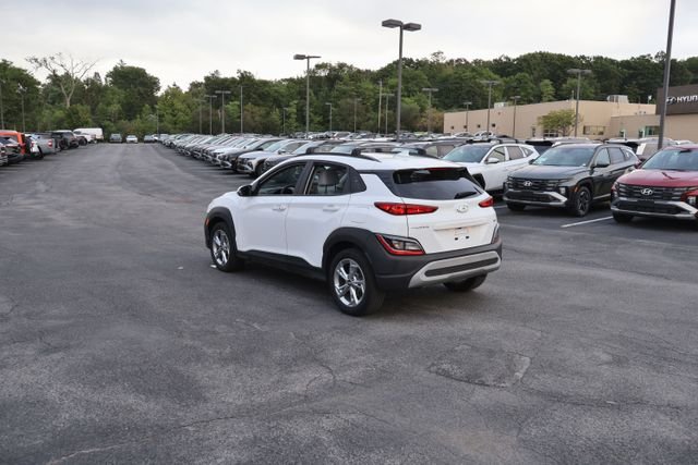 Used 2023 White Hyundai SEL image 5