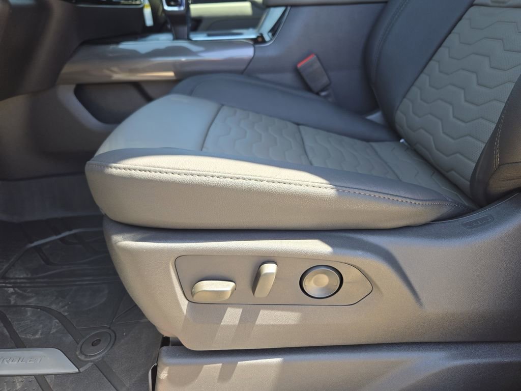 2026 Chevrolet Silverado 1500 ZR2 - Photo 13