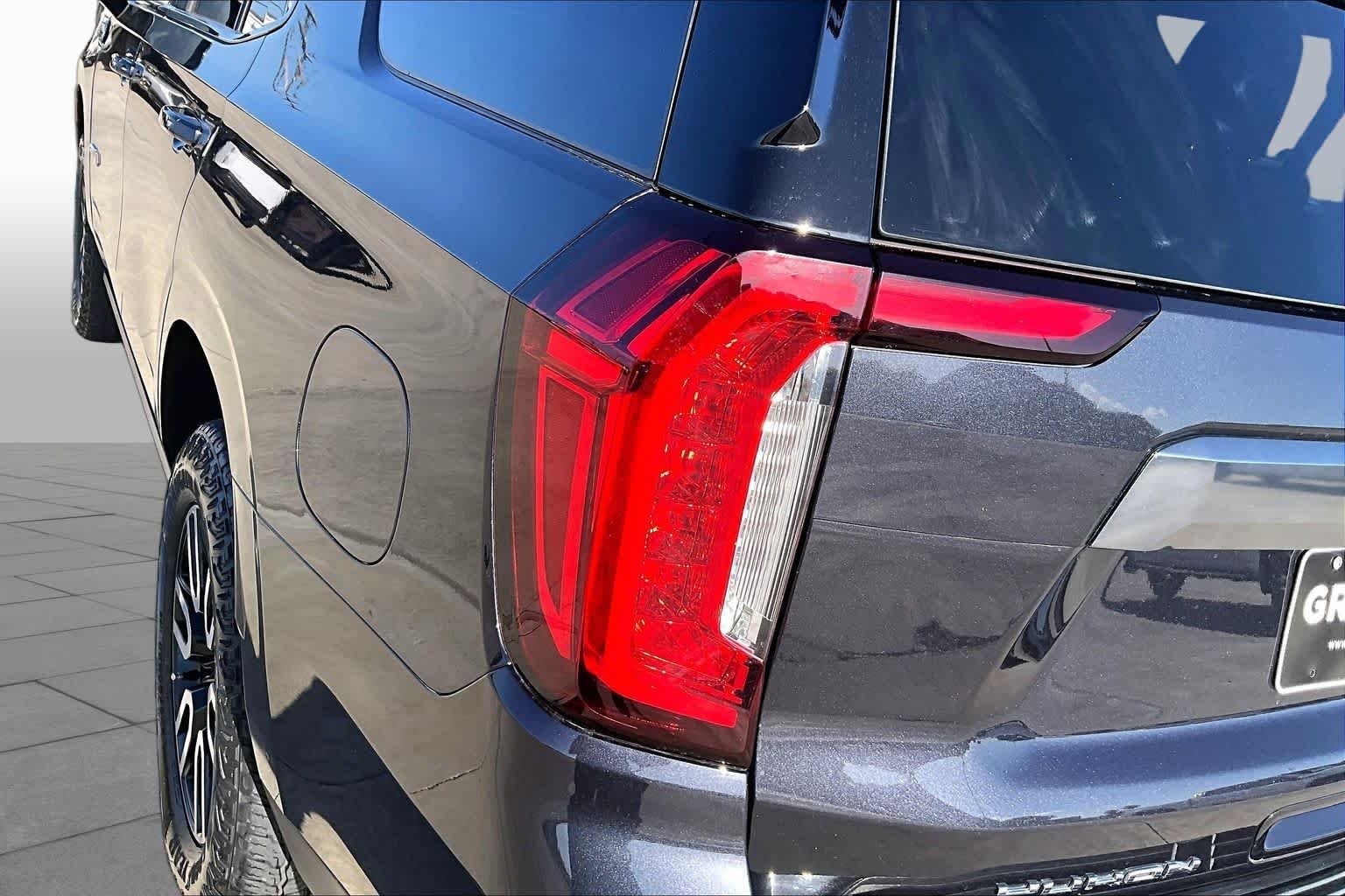 Used 2023 TITANIUM RUSH METALLIC GMC AT4 image 29