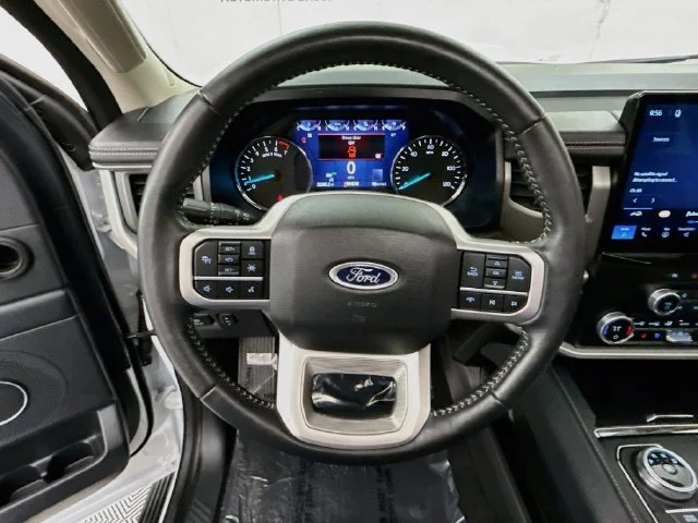 Used 2024 Oxford White Ford XLT image 11