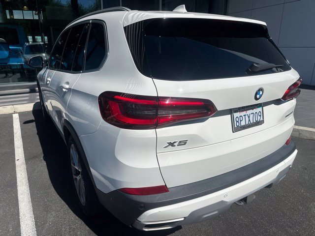 Used 2020 Alpine White BMW sDrive40i 4D Sport Utility image 1