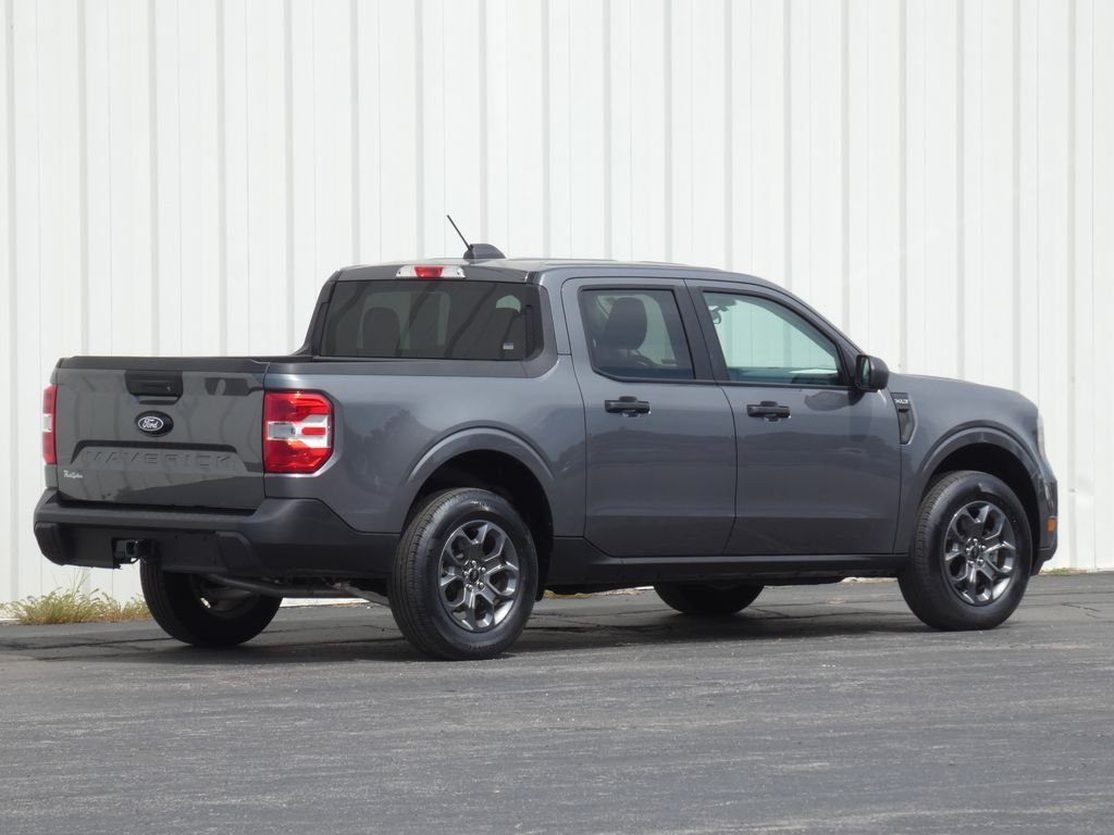 Used 2026 Gray Ford XLT image 3