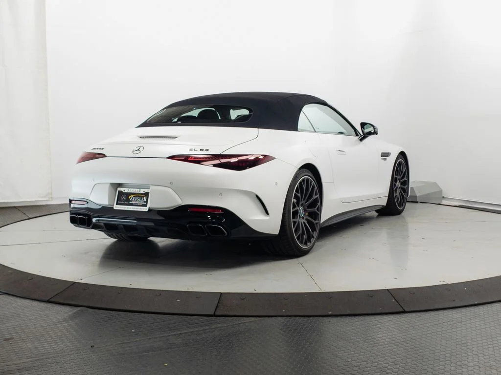 Used 2022 MANUFAKTUR Moonlight White Magno Mercedes-Benz SL 63 AMG® image 35