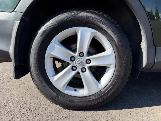 Used 2013 Spruce Mica Toyota XLE image 8