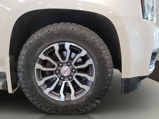 Used 2015 White Diamond Clearcoat GMC Denali image 35