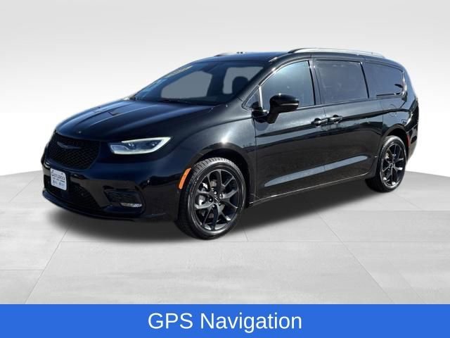 2021 Chrysler Pacifica Limited's photo