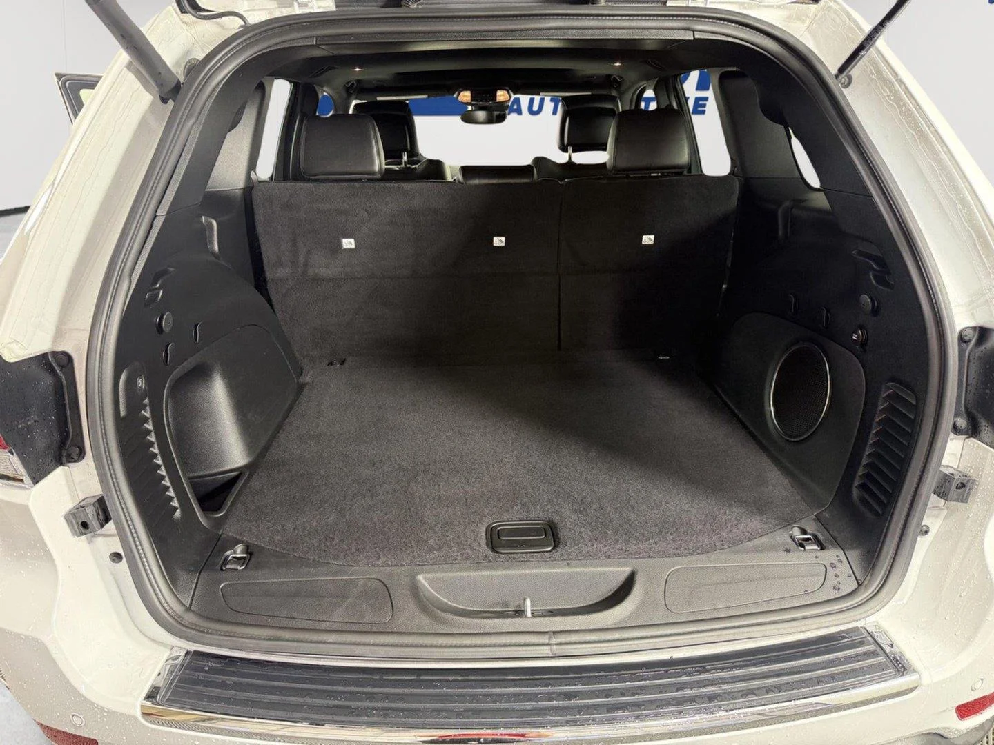Used 2022 Bright White Clearcoat Jeep Limited image 19