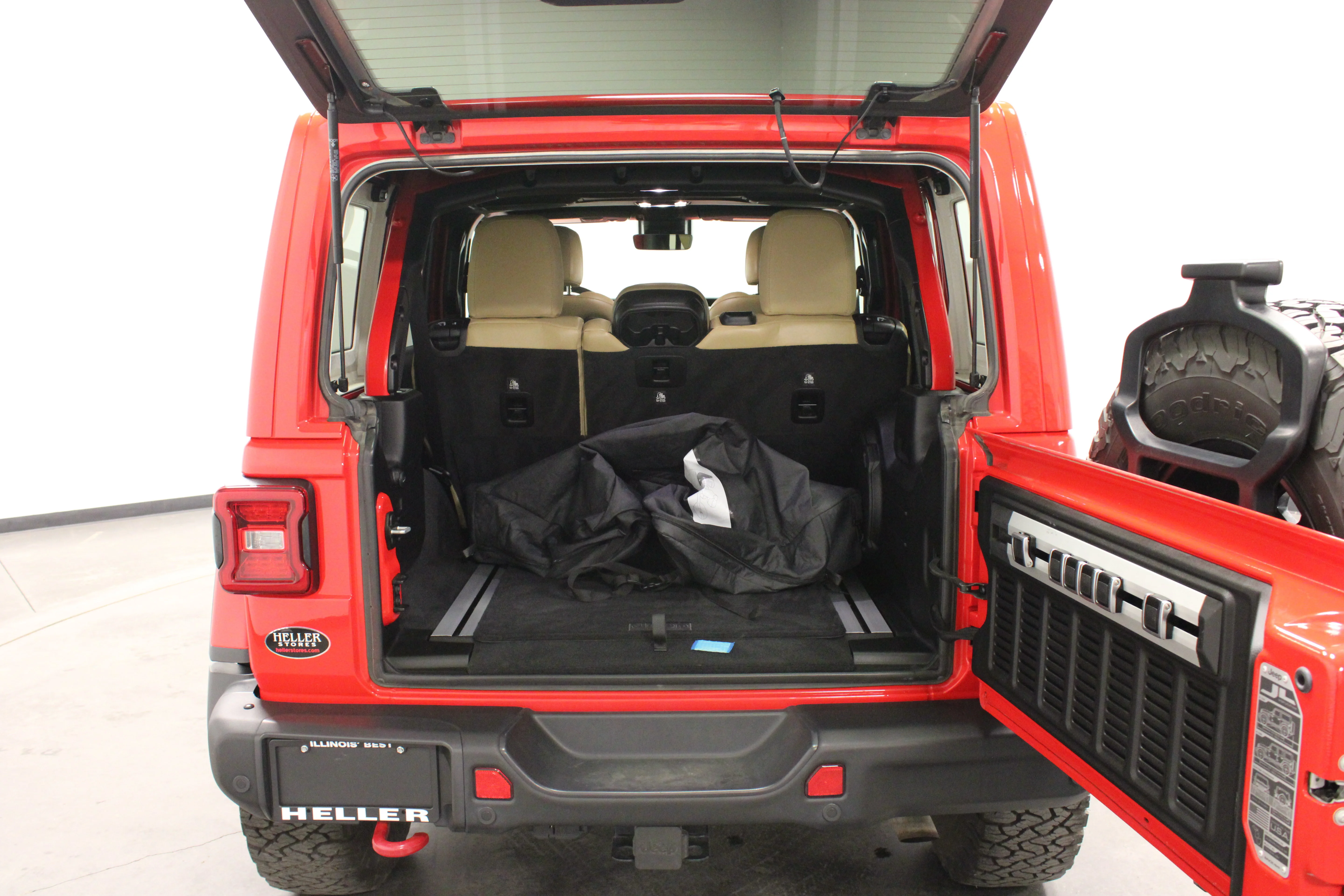 Used 2019 Firecracker Red Clearcoat Jeep Rubicon image 16