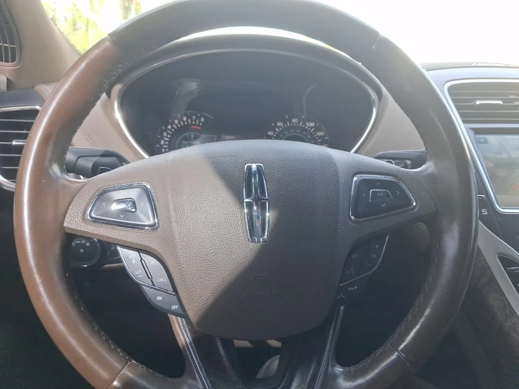 Used 2016  Lincoln Reserve image 32