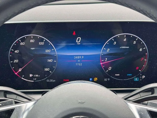Used 2026 White Mercedes-Benz GLC 300 image 3