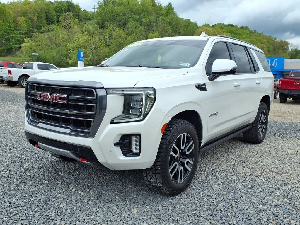 Used 2023 White GMC AT4 image 3