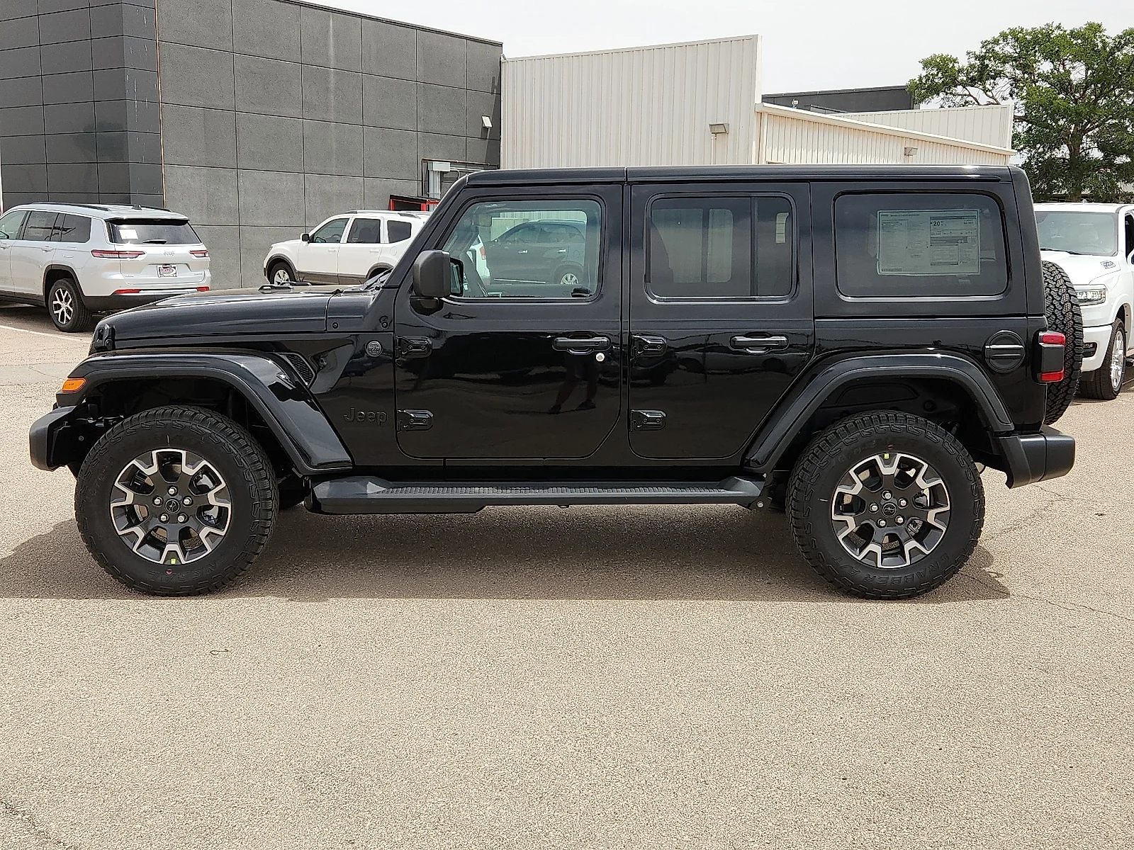 New 2026 Black Clear-Coat  Paint Jeep 4-DOOR SAHARA image 2