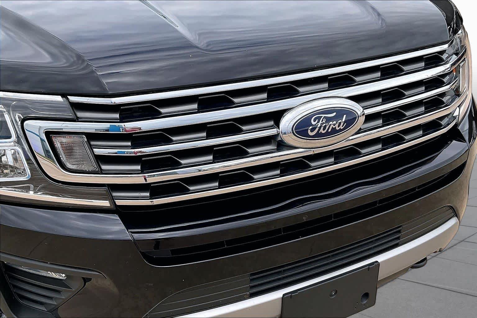 Used 2019 Agate Black Metallic Ford XLT image 26