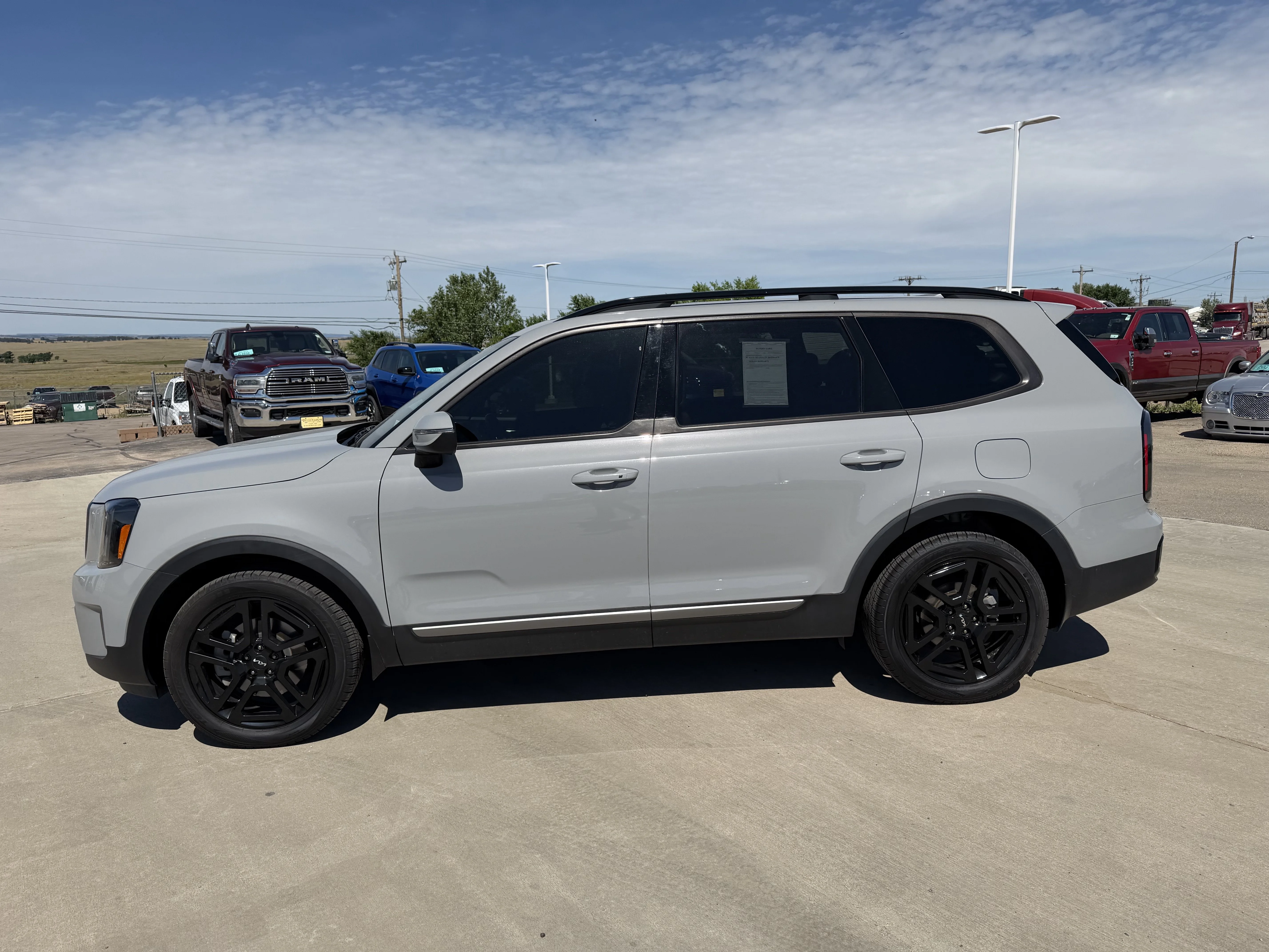 Used 2023 Wolf Gray Kia EX X-Line image 8