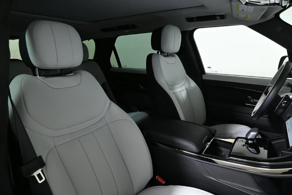 Used 2024 Green Land Rover Autobiography image 29