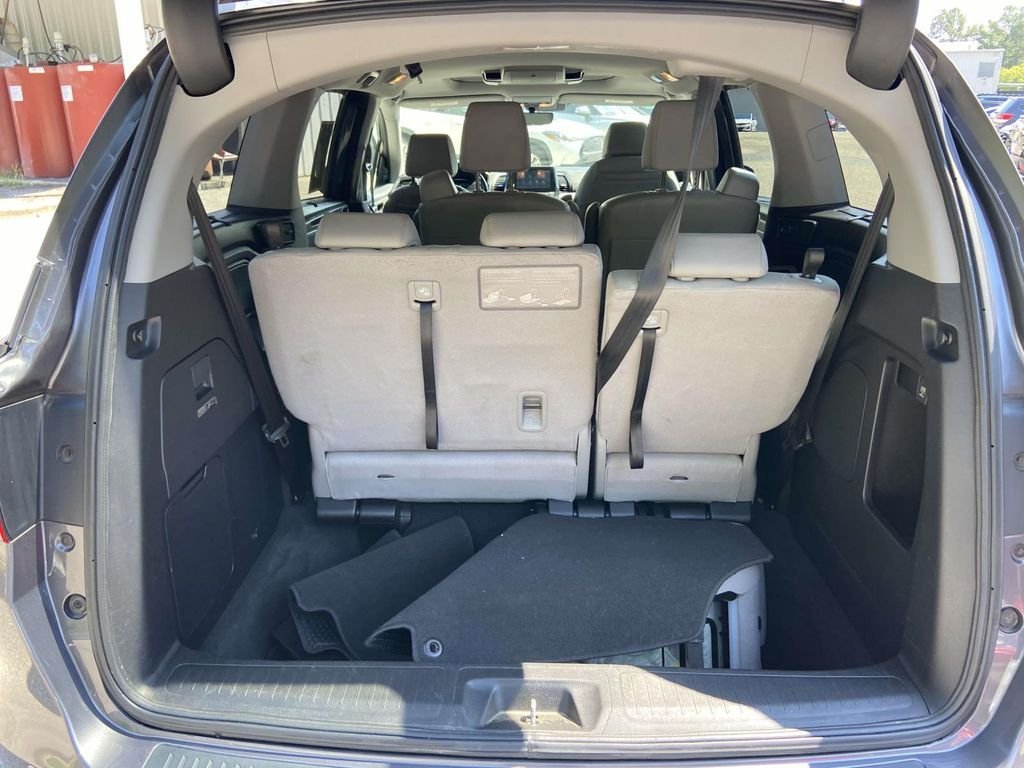 Used 2018  Honda Touring image 9
