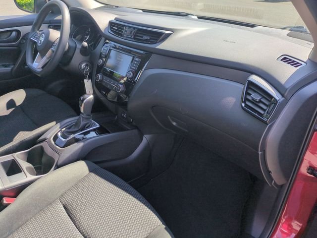 Used 2021 Red Nissan S image 32