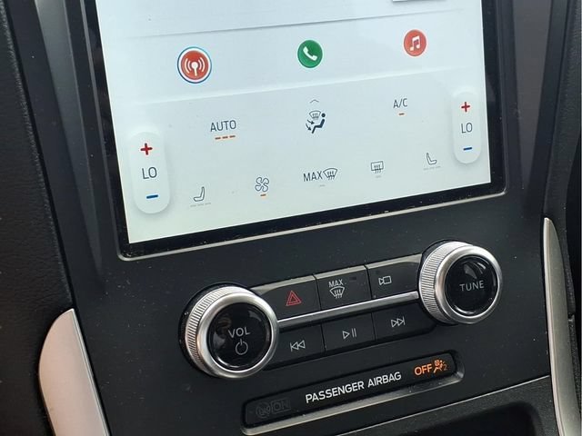 Used 2024  Ford SEL image 10