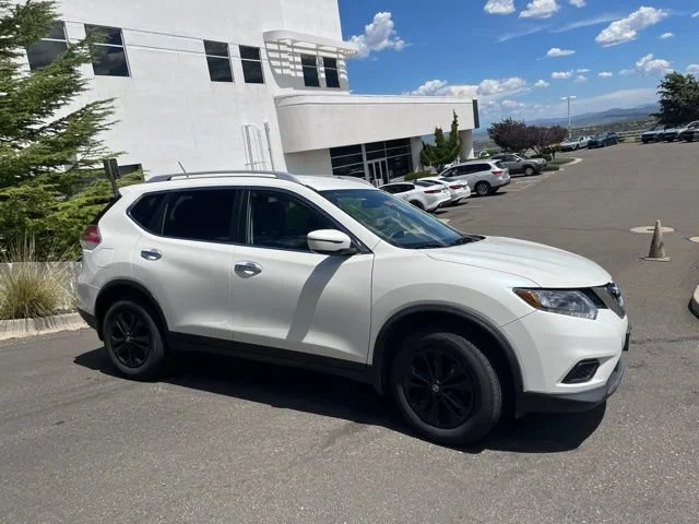 Used 2016 Pearl White Nissan SV image 5