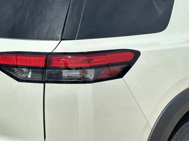 Used 2023 White Nissan SL image 10
