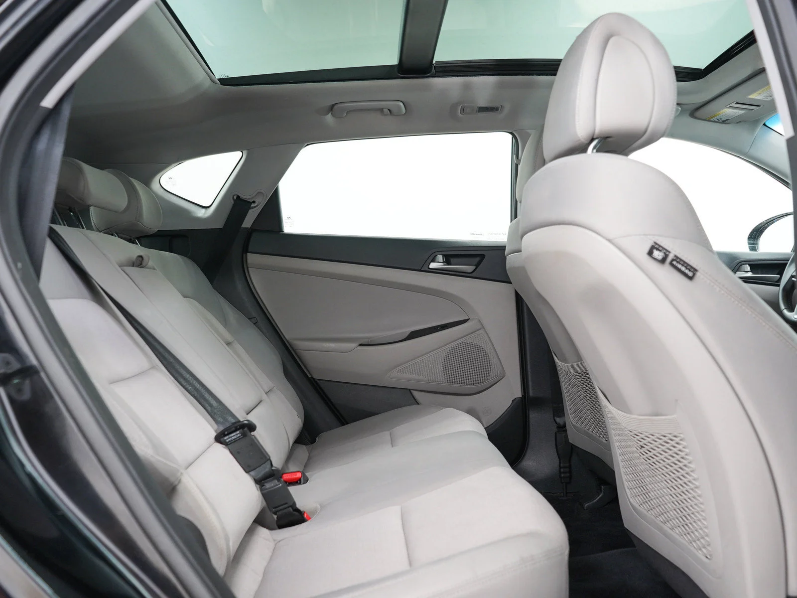 Used 2018 Black Noir Pearl Hyundai Value image 14