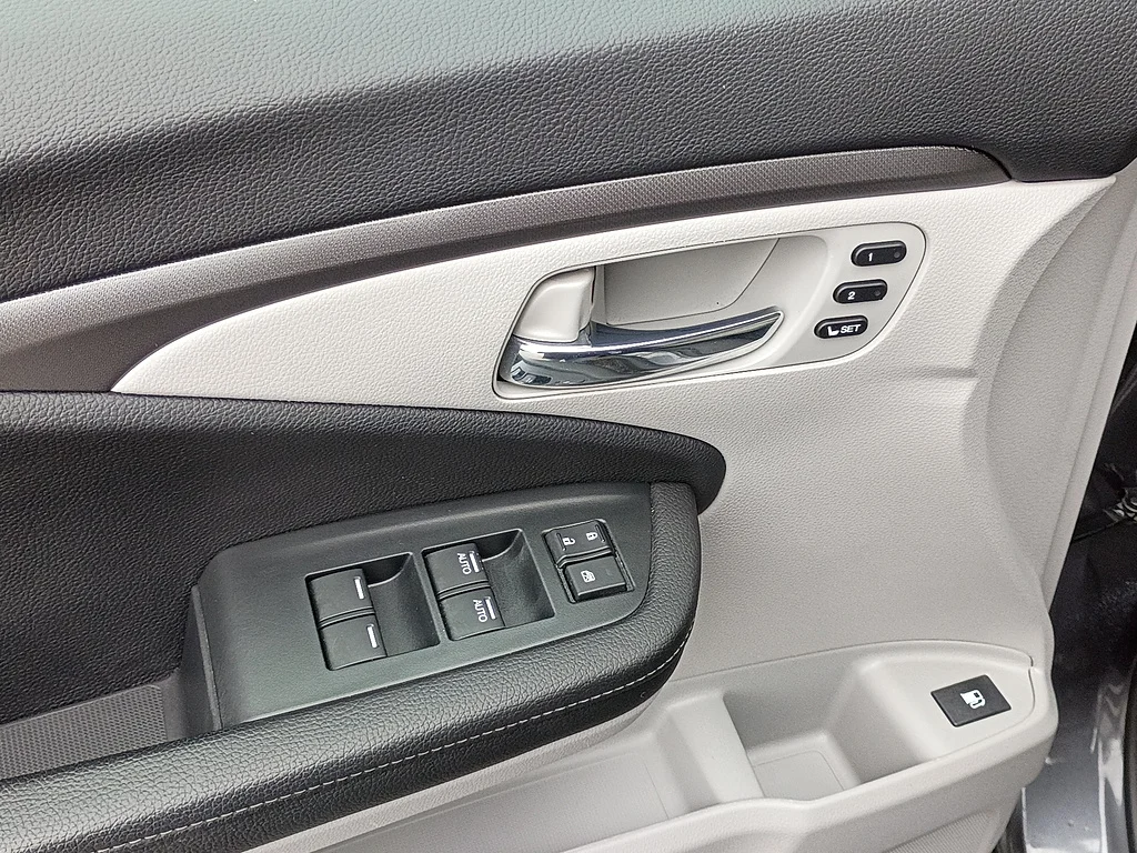 Certified Used 2023 GREY Honda RTL image 16