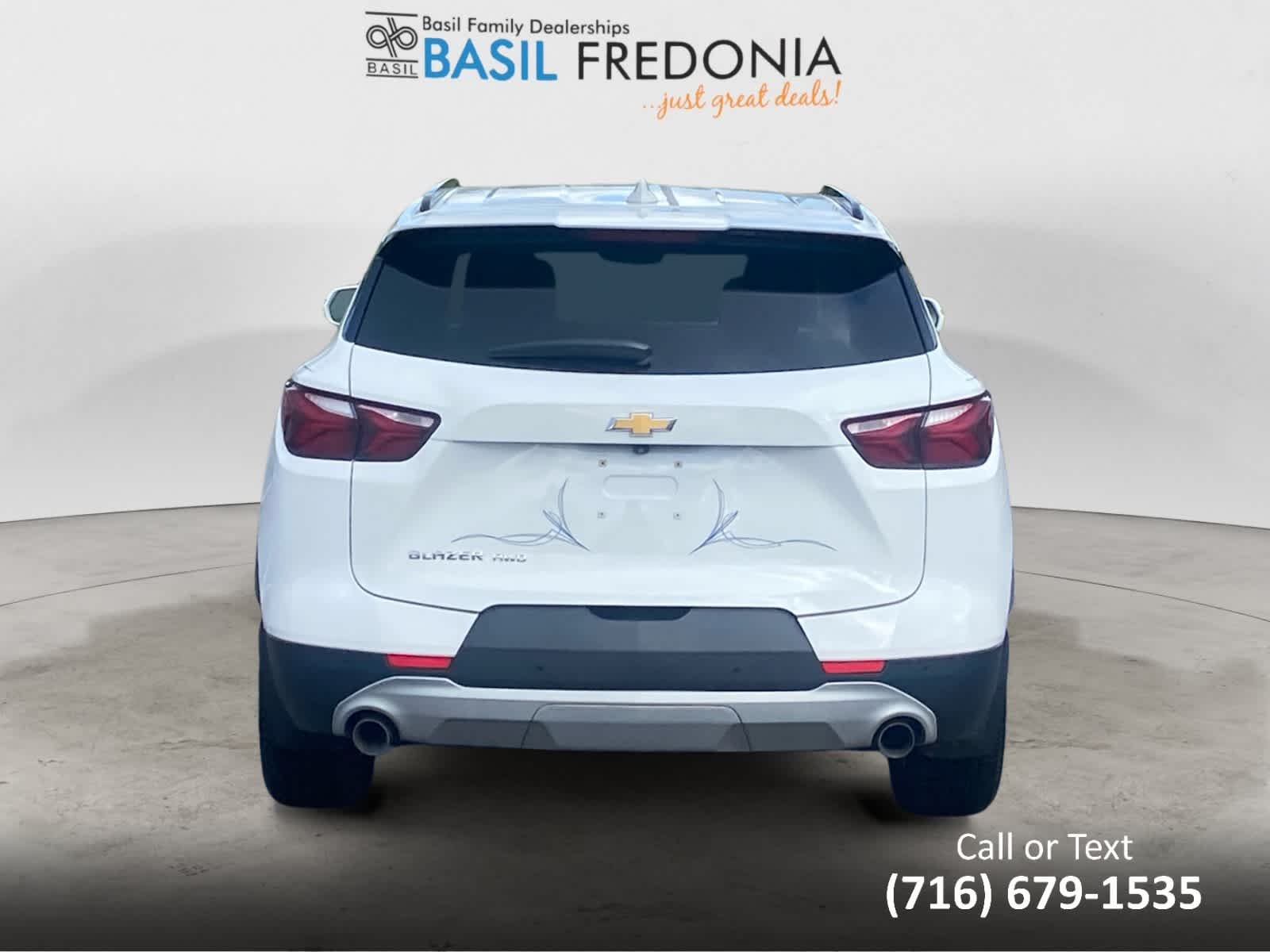 Used 2019 SUMMIT WHITE Chevrolet 2LT image 8