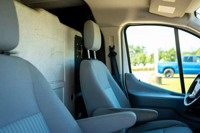 Used 2016 Oxford White Ford Base image 7