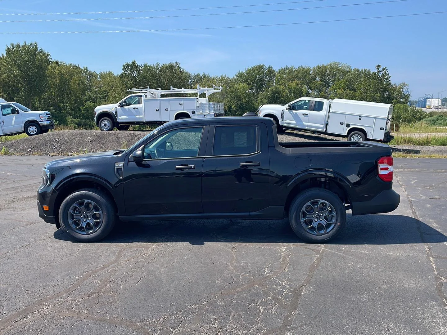 New 2026 Shadow Black Ford XLT image 2