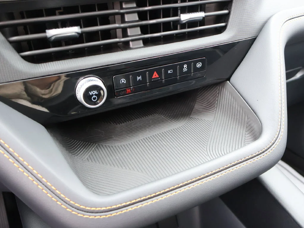 New 2026 Star White Metallic Tri-Coat Ford Tremor® image 39
