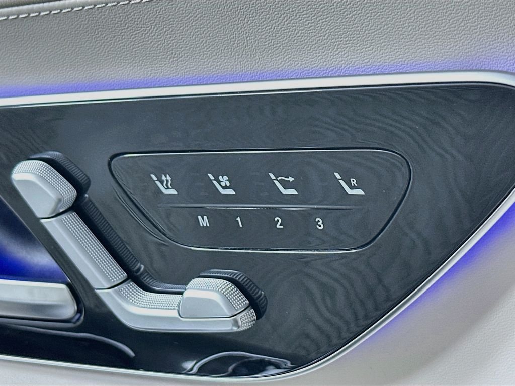 New 2027 MANUFAKTUR Moonlight White Metallic Mercedes-Benz SL 63 AMG® image 21