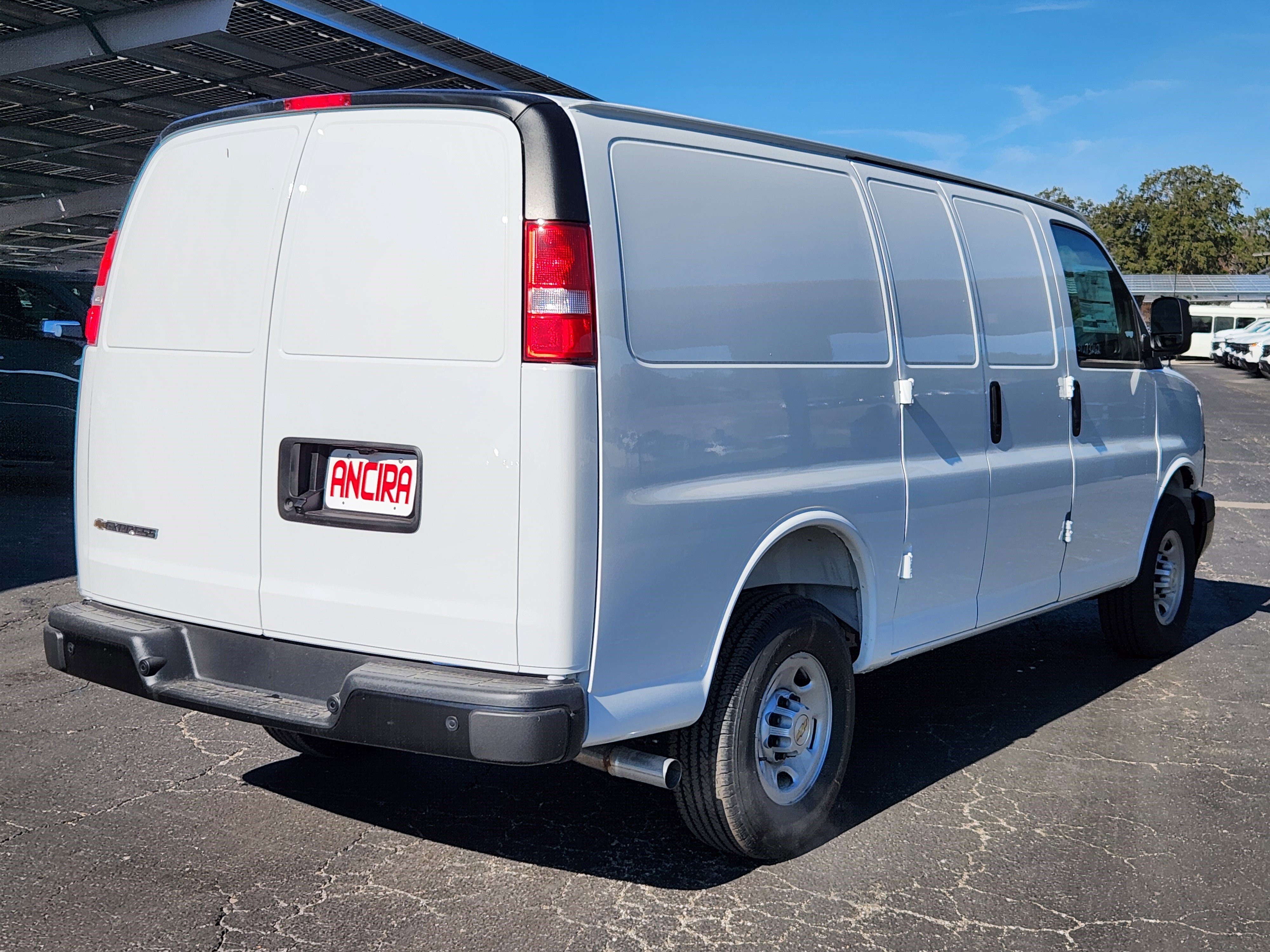 2025 Chevrolet Express Cargo Work Van - Photo 4