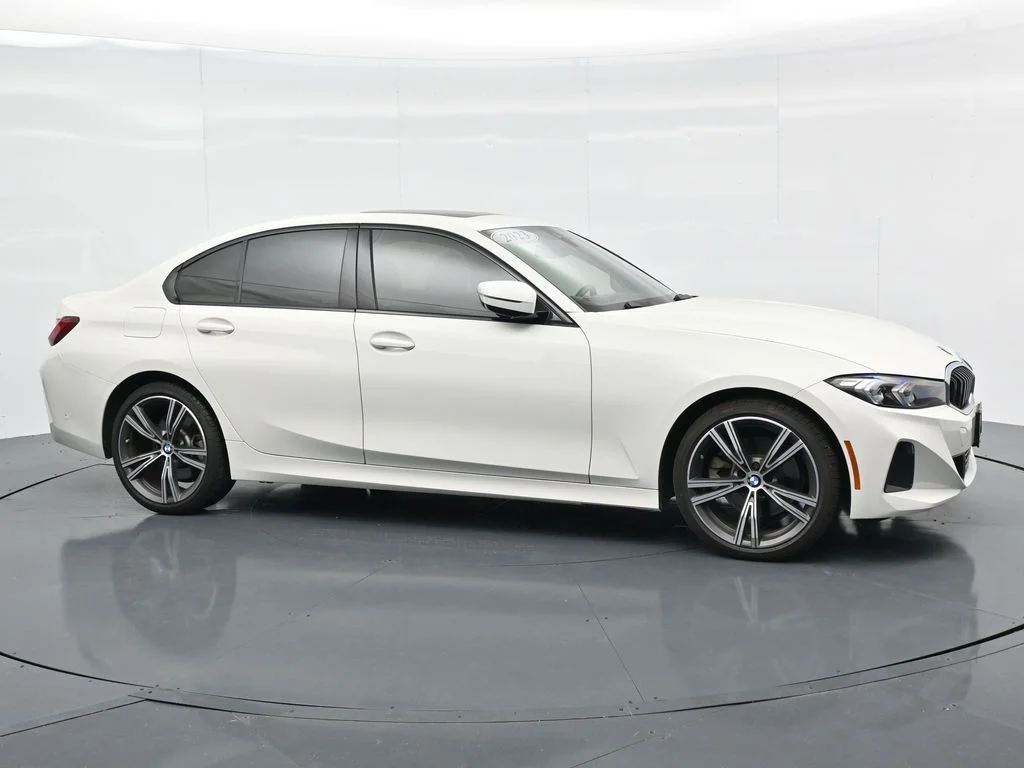 2023 BMW 3 Series 330i - Photo 8