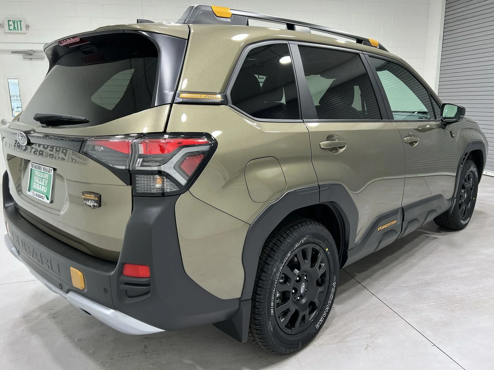 New 2026 AUTUMN GREEN METALLIC Subaru Wilderness image 8