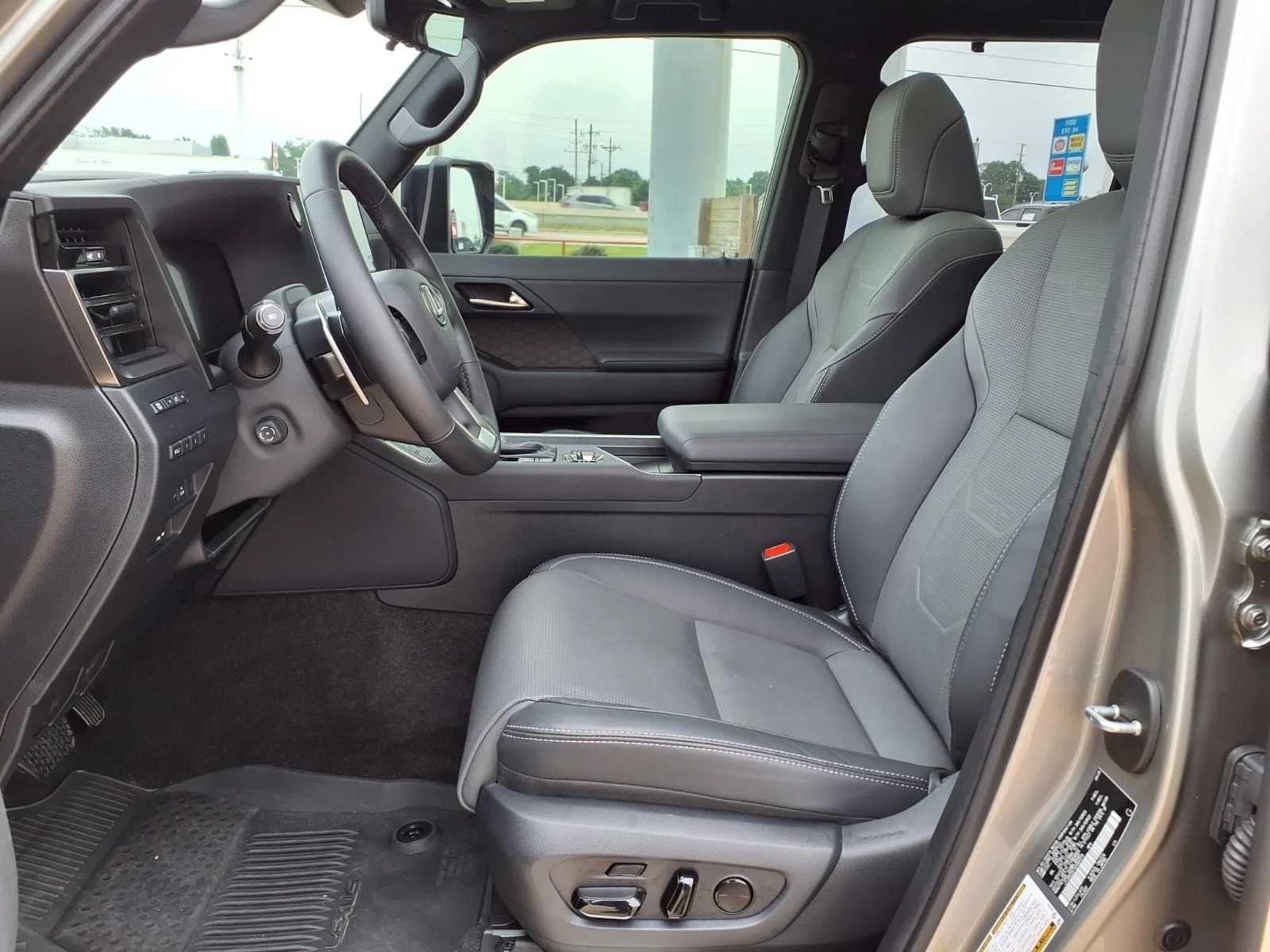 Used 2025 Silver Lexus 550 Luxury+ image 20