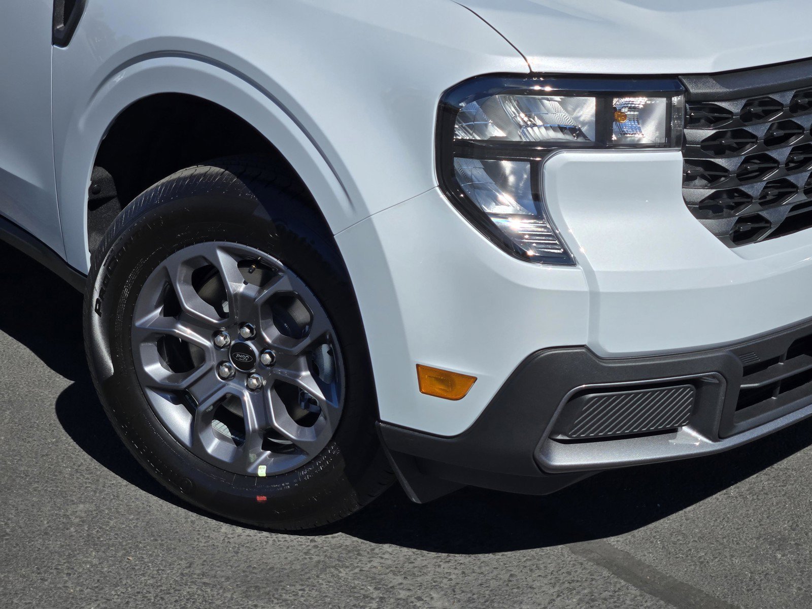 New 2026 Space White Metallic Ford XLT image 6