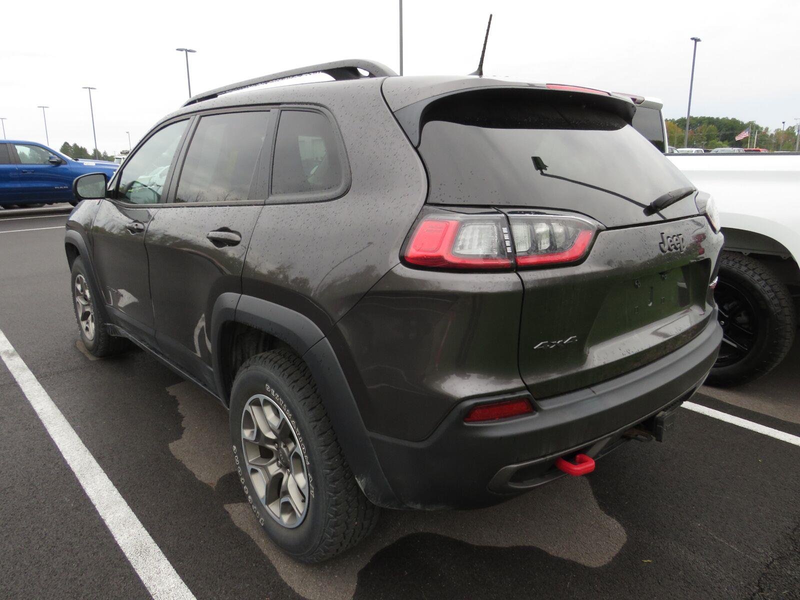 Used 2022 Granite Crystal Metallic Clearcoat Jeep Trailhawk image 11